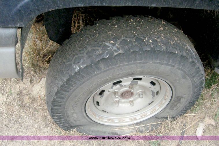 image for item 8708 2001 Dodge Ram 1500 pickup truck