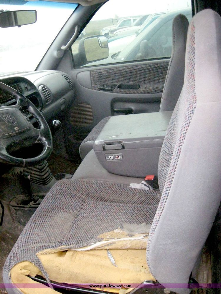 image for item 8709 2002 Dodge Ram 2500 pickup truck with flat bed