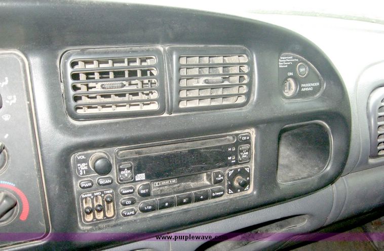 image for item 8709 2002 Dodge Ram 2500 pickup truck with flat bed