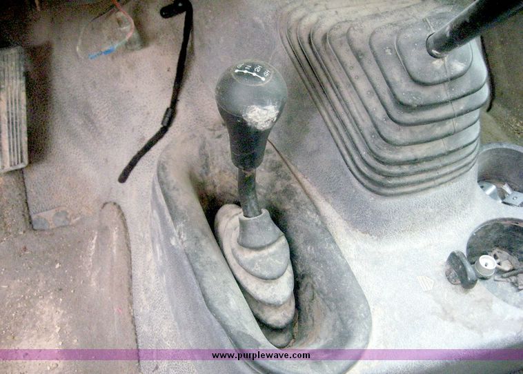 image for item 8709 2002 Dodge Ram 2500 pickup truck with flat bed