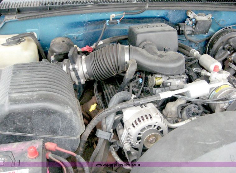 image for item 8710 1997 GMC Sierra K1500 extended cab pickup truck with two tool boxes