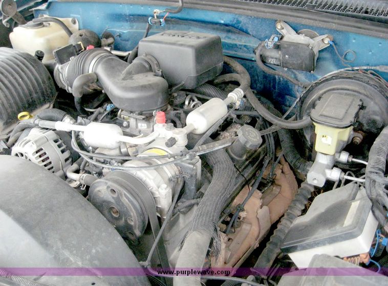 image for item 8710 1997 GMC Sierra K1500 extended cab pickup truck with two tool boxes