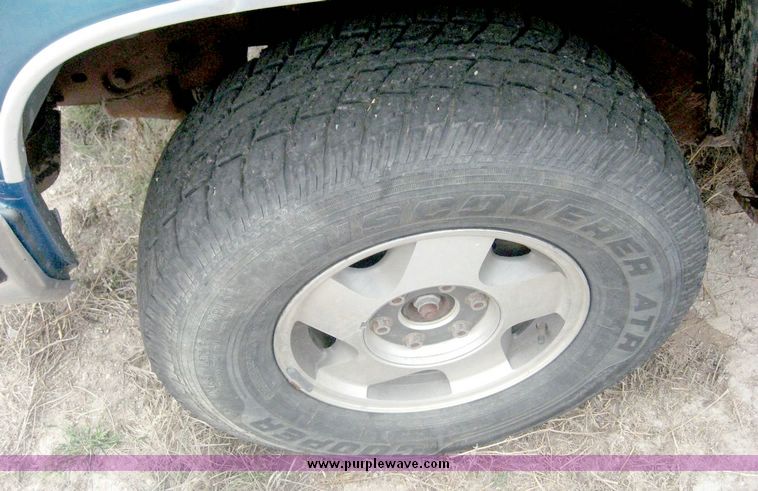 image for item 8710 1997 GMC Sierra K1500 extended cab pickup truck with two tool boxes