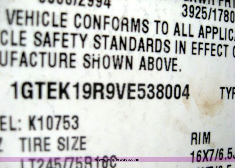 image for item 8710 1997 GMC Sierra K1500 extended cab pickup truck with two tool boxes