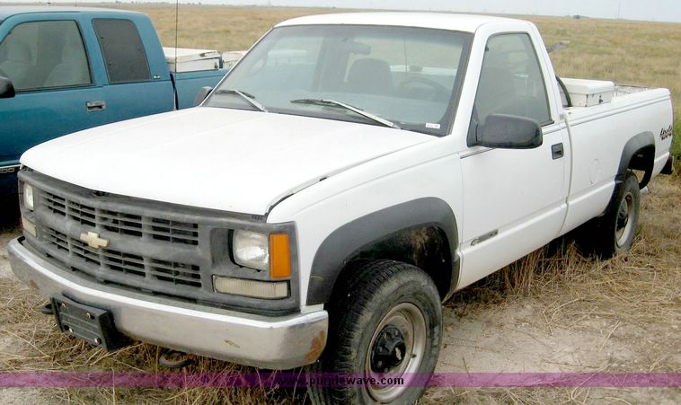 image for item 8711 1997 Chevrolet K2500 pickup truck