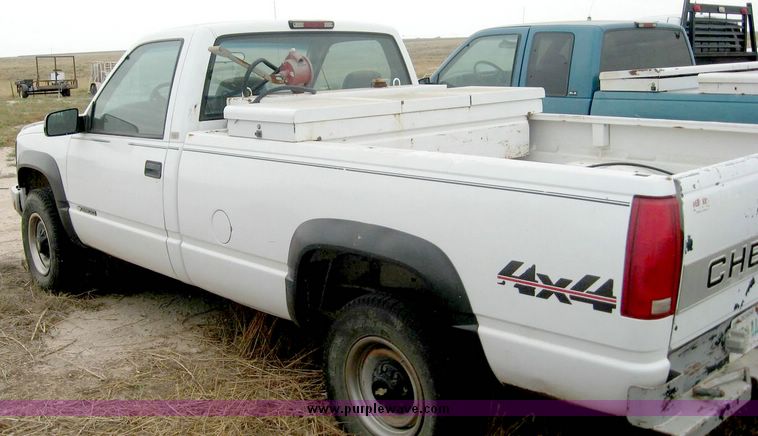 image for item 8711 1997 Chevrolet K2500 pickup truck