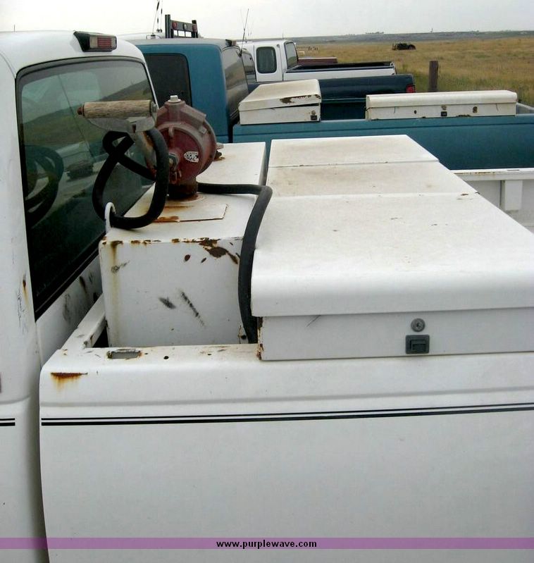 image for item 8711 1997 Chevrolet K2500 pickup truck