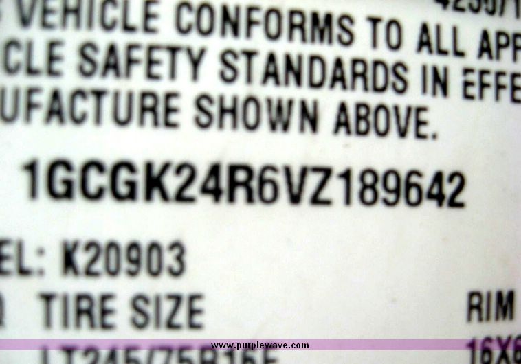 image for item 8711 1997 Chevrolet K2500 pickup truck