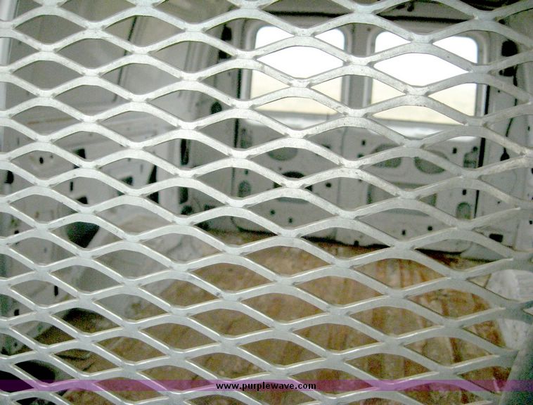 image for item 8712 1995 Ford Econoline E150 van