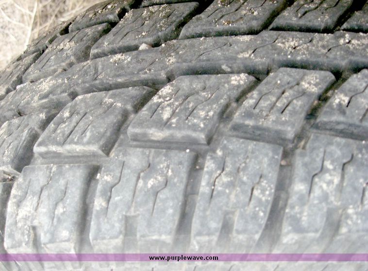 image for item 8712 1995 Ford Econoline E150 van