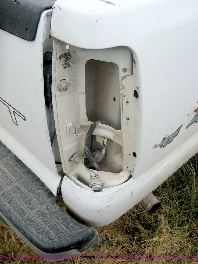 image for item 8714 2000 Chevrolet K1500 Silverado pickup truck