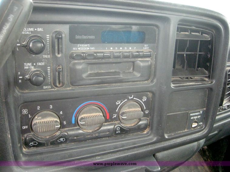 image for item 8714 2000 Chevrolet K1500 Silverado pickup truck