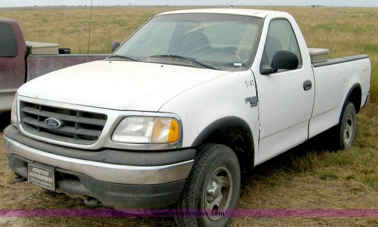 image for item 8716 2000 Ford F150 pickup truck
