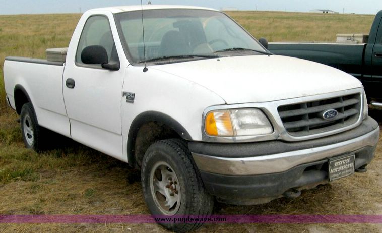 image for item 8716 2000 Ford F150 pickup truck