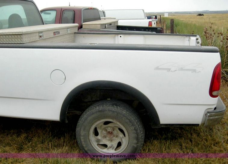 image for item 8716 2000 Ford F150 pickup truck