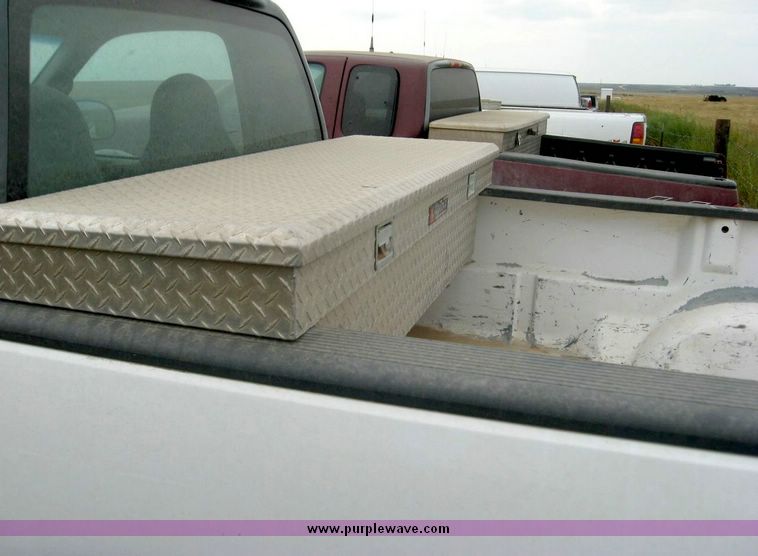 image for item 8716 2000 Ford F150 pickup truck