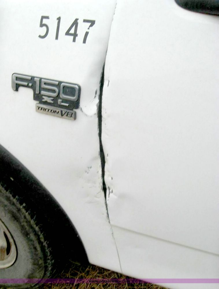 image for item 8716 2000 Ford F150 pickup truck