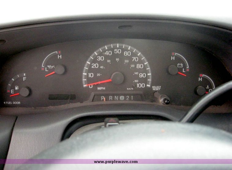 image for item 8716 2000 Ford F150 pickup truck