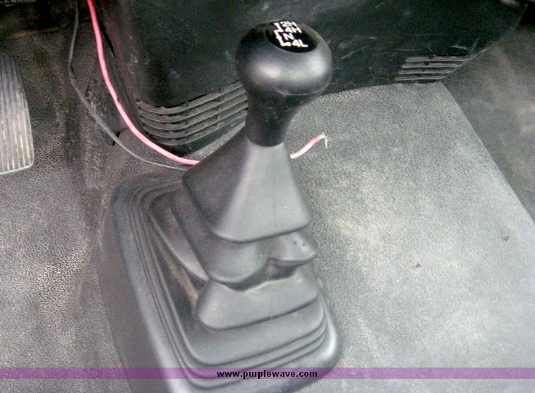 image for item 8716 2000 Ford F150 pickup truck