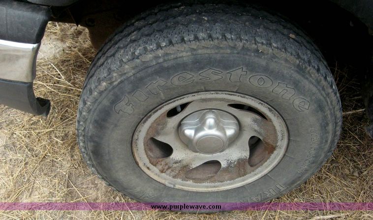 image for item 8716 2000 Ford F150 pickup truck