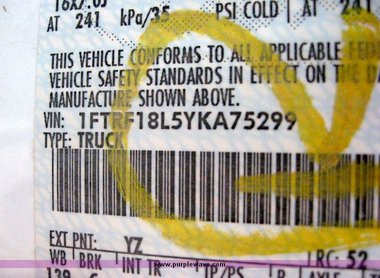 image for item 8716 2000 Ford F150 pickup truck