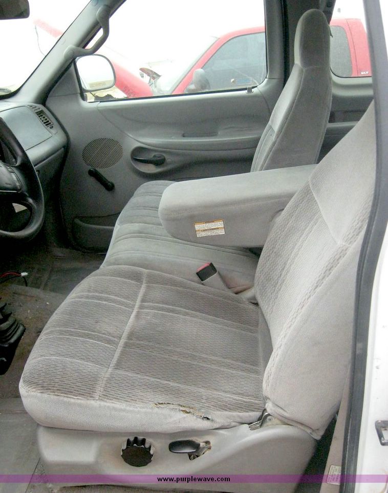 image for item 8718 1998 Ford F150 extended cab pickup truck