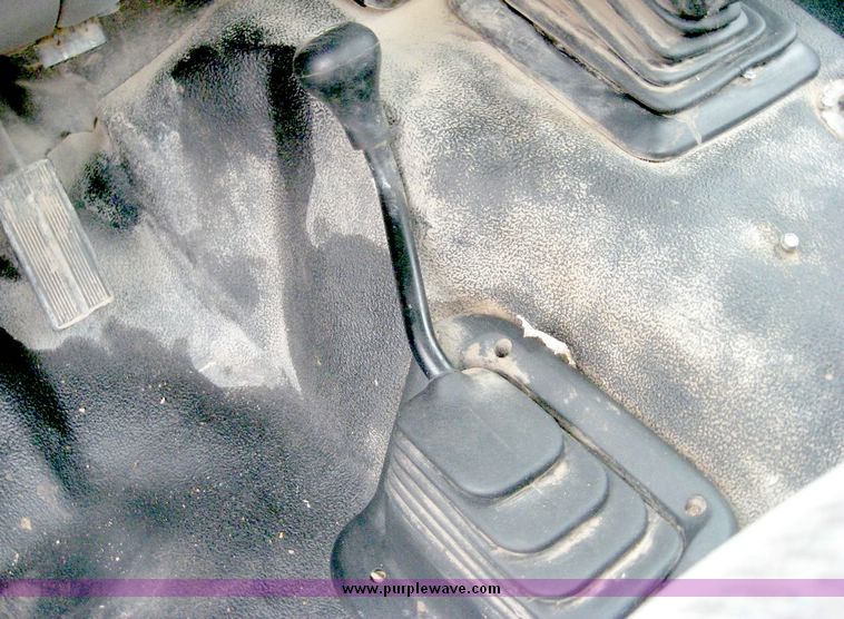 image for item 8719 1999 Ford F350 super duty pickup truck with utility bed