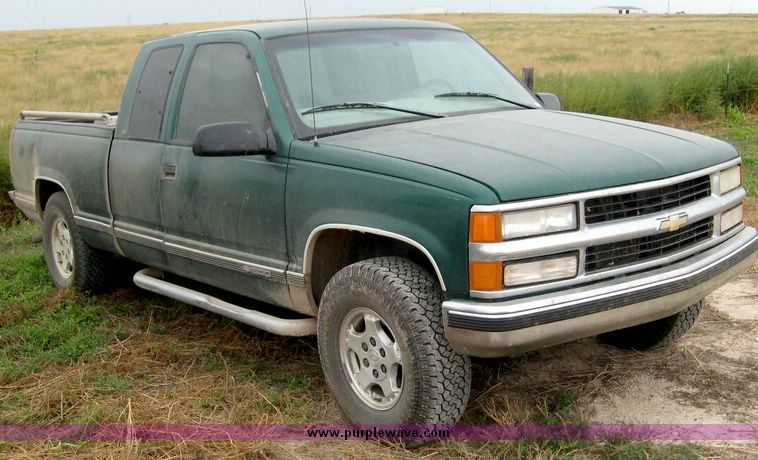 image for item 8720 1998 Chevrolet K1500 extended cab pickup truck