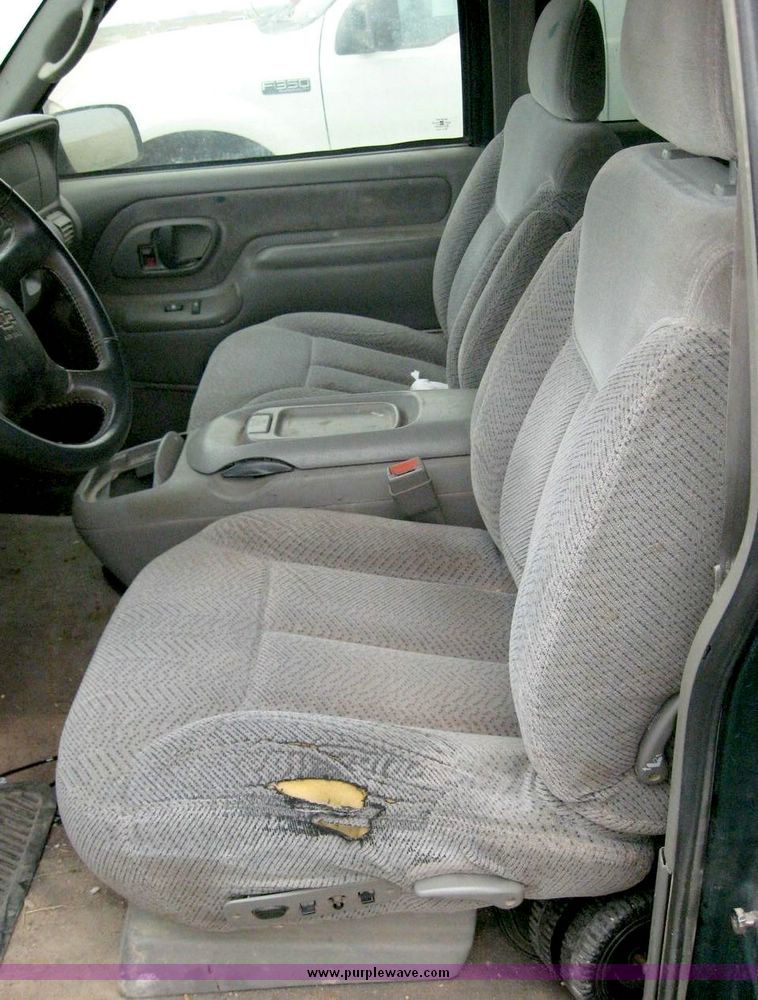 image for item 8720 1998 Chevrolet K1500 extended cab pickup truck