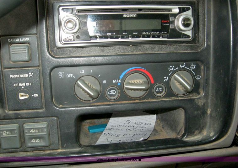 image for item 8720 1998 Chevrolet K1500 extended cab pickup truck