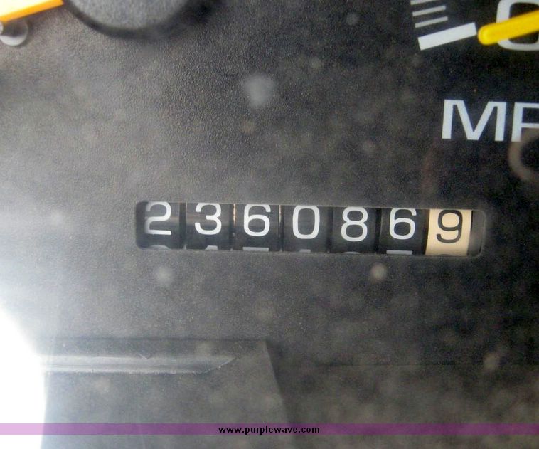 image for item 8720 1998 Chevrolet K1500 extended cab pickup truck