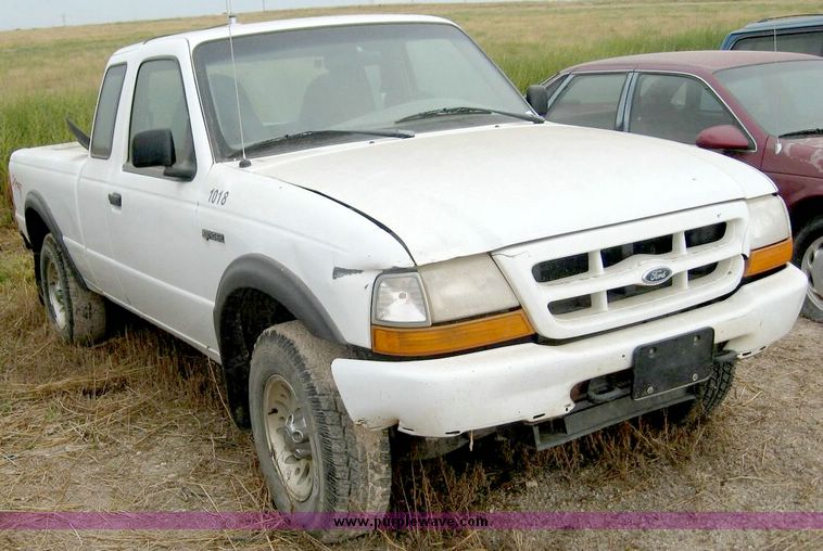 image for item 8723 1999 Ford Ranger extended cab pickup