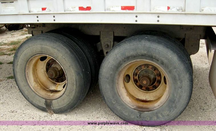 image for item 8732 1995 Barrett aluminum double deck straight trailer