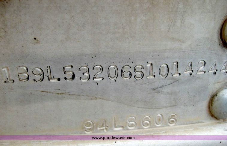 image for item 8732 1995 Barrett aluminum double deck straight trailer