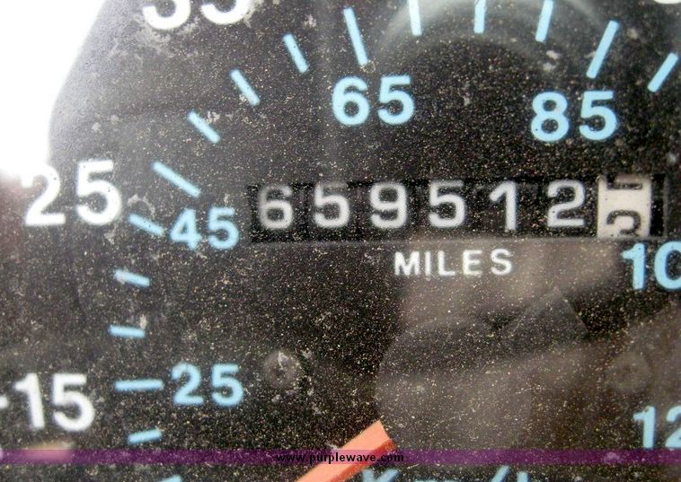 image for item 8734 1993 Mack 600 CH600 semi truck