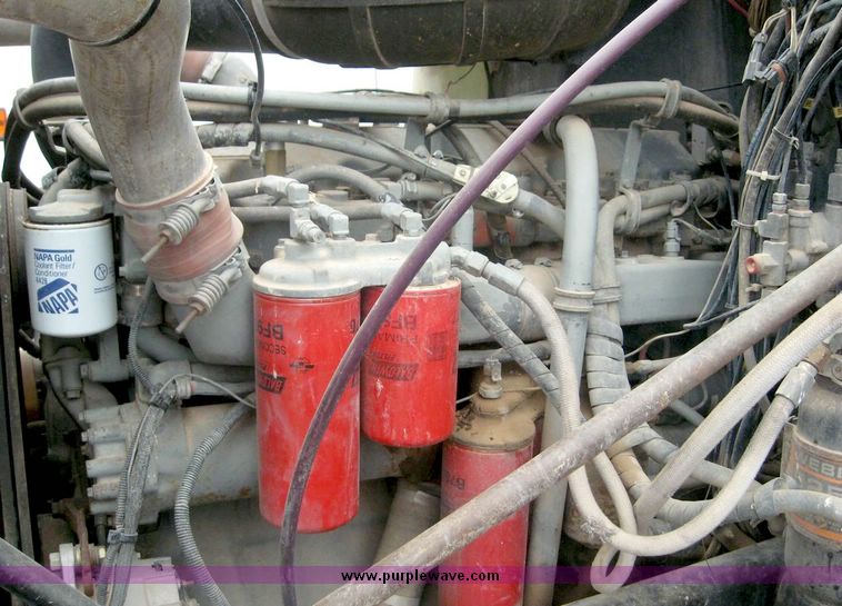 image for item 8734 1993 Mack 600 CH600 semi truck