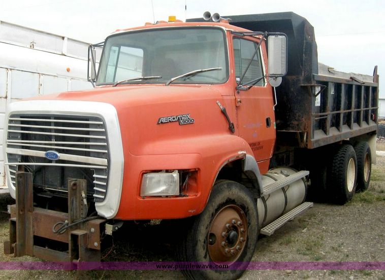 image for item 8736 1991 For L9000 Aeromax dump truck with 15' dump bed and hoist