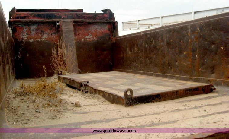 image for item 8736 1991 For L9000 Aeromax dump truck with 15' dump bed and hoist