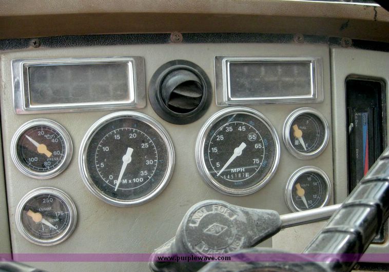 image for item 8736 1991 For L9000 Aeromax dump truck with 15' dump bed and hoist