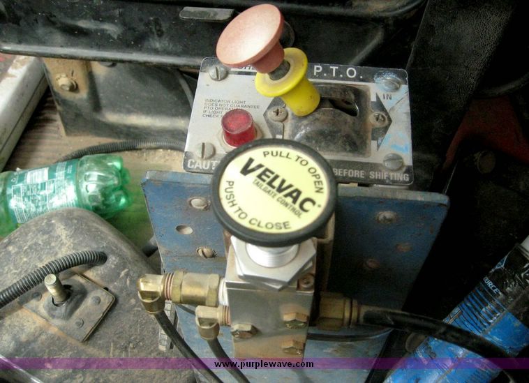 image for item 8736 1991 For L9000 Aeromax dump truck with 15' dump bed and hoist