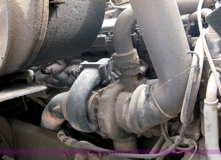 image for item 8736 1991 For L9000 Aeromax dump truck with 15' dump bed and hoist