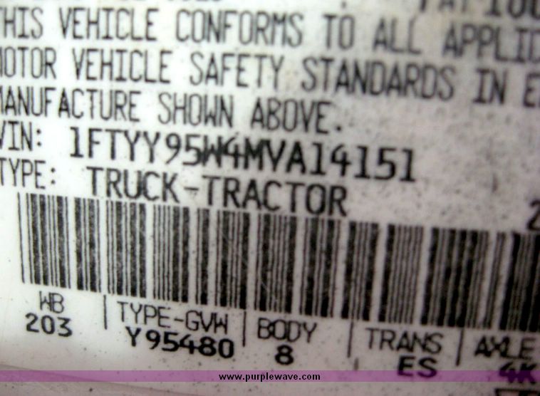 image for item 8736 1991 For L9000 Aeromax dump truck with 15' dump bed and hoist