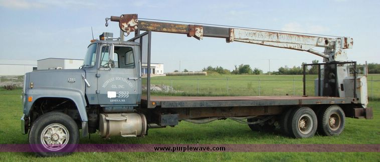 image for item 1200 1978 Ford L9000 boom truck