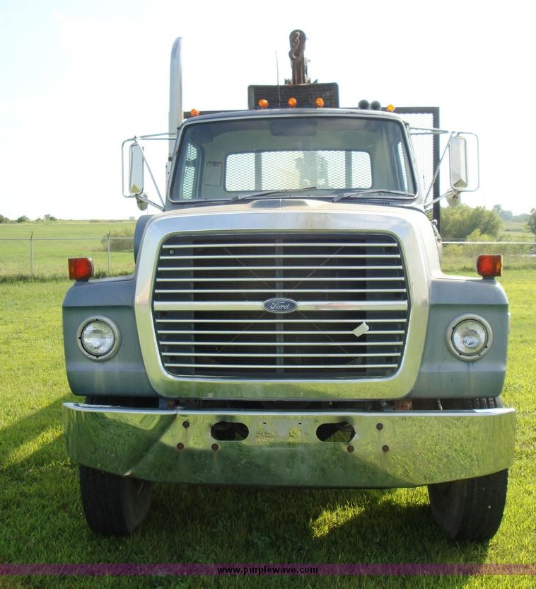 image for item 1200 1978 Ford L9000 boom truck