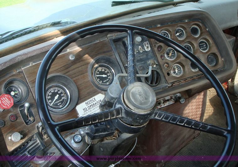 image for item 1200 1978 Ford L9000 boom truck