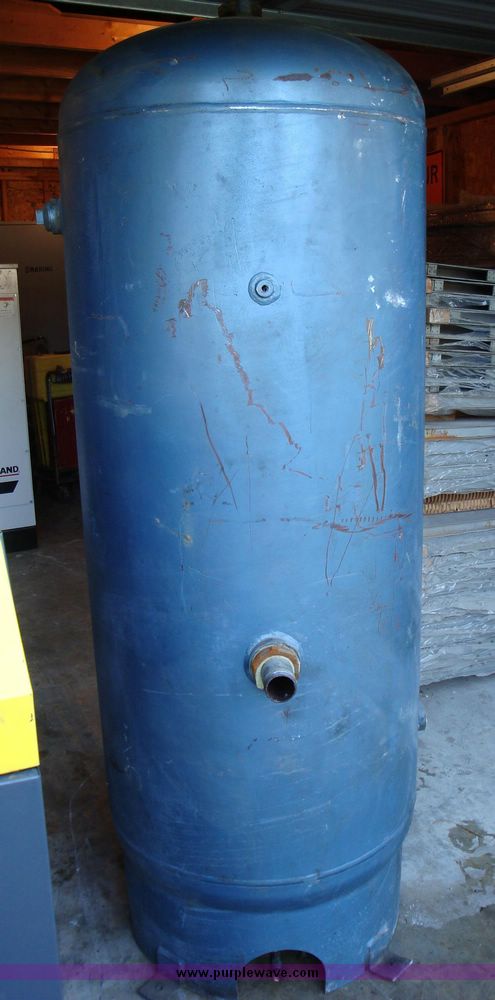 image for item 1201 Ingersoll Rand SSR-EP75 compressor with dryer and tank