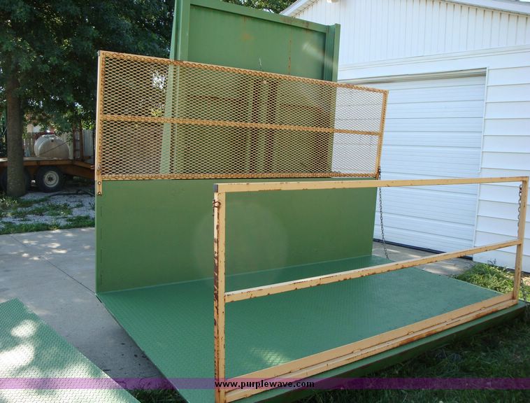 image for item 1202 Drive on dock rail lift