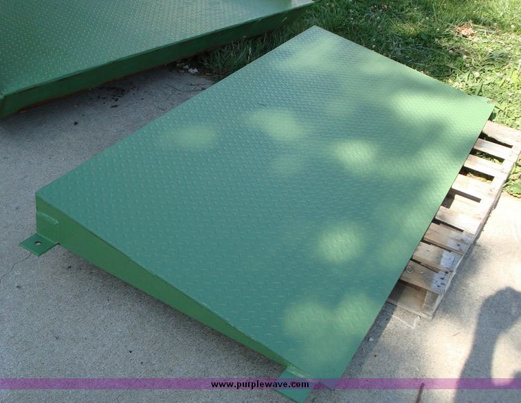 image for item 1202 Drive on dock rail lift