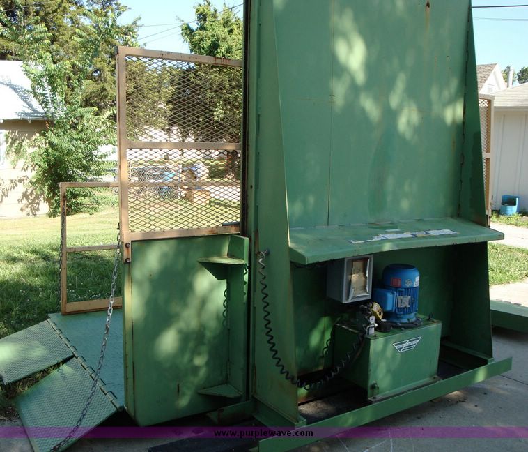 image for item 1202 Drive on dock rail lift