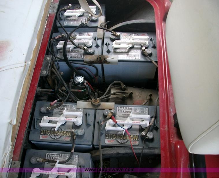 image for item 1500 American Pride electric golf cart